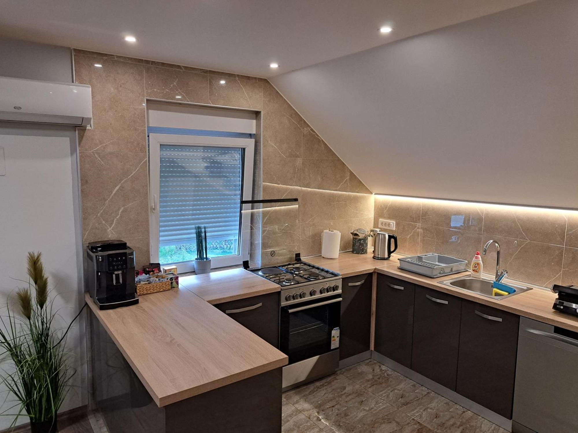 Apartman President คราพินสเก ทอปลิตเซ ภายนอก รูปภาพ